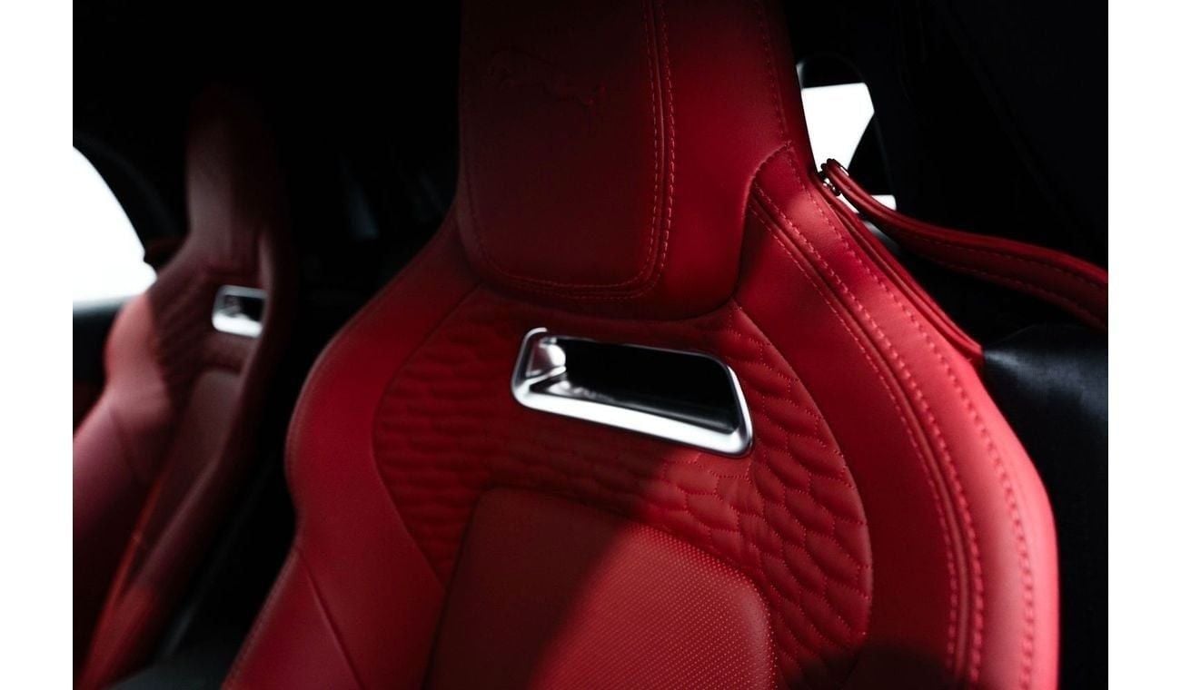 جاكوار F Type R-Dynamic  P300 2.0L Convertible