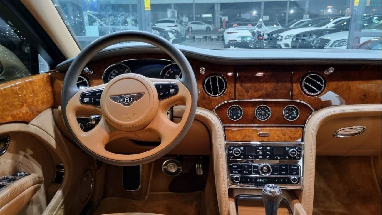 Bentley Mulsanne BENTLEY MULSANNE V8 6.8L 2011 IN BEAUTIFUL CONDITION FOR 200K AED