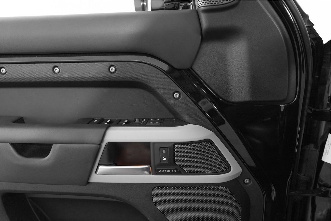 Land Rover Defender P400 110 HSE 3.0L (5 Seater)