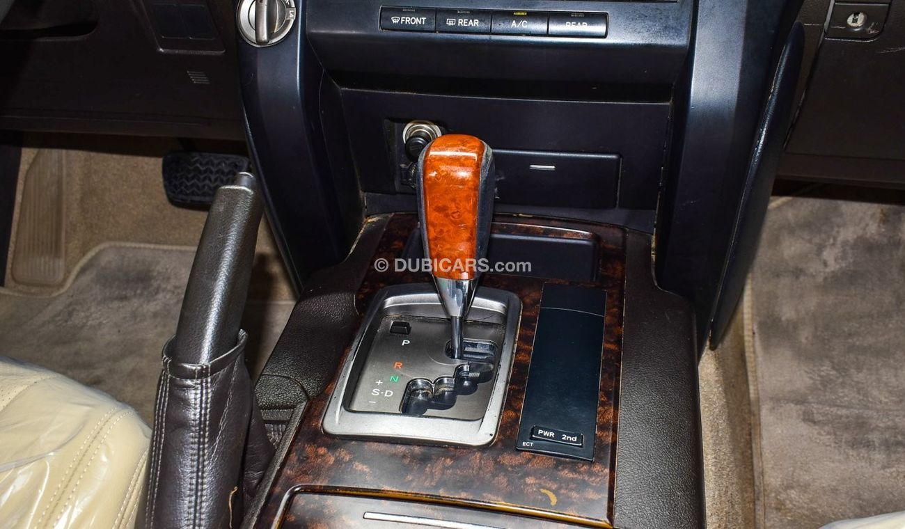 Toyota Land Cruiser GXR V6