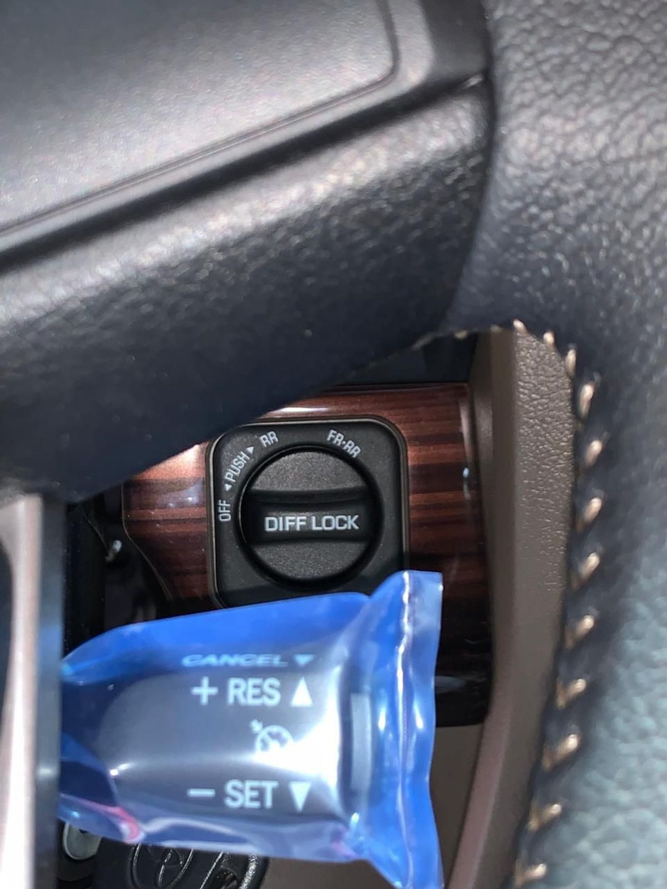 تويوتا لاند كروزر 70 TOYOTA LC79 SC 2.8L DIESEL AT BASIC 2025YM GCC