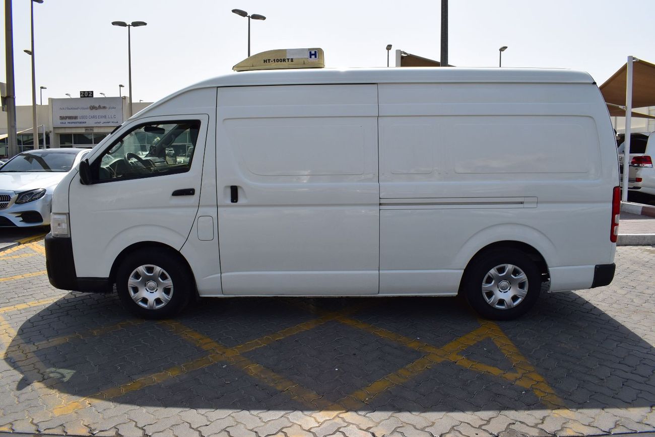 Toyota Hiace GLS -High Roof  Panal Van 2.7L GLS -High Roof  Chiller Van, model:2020.