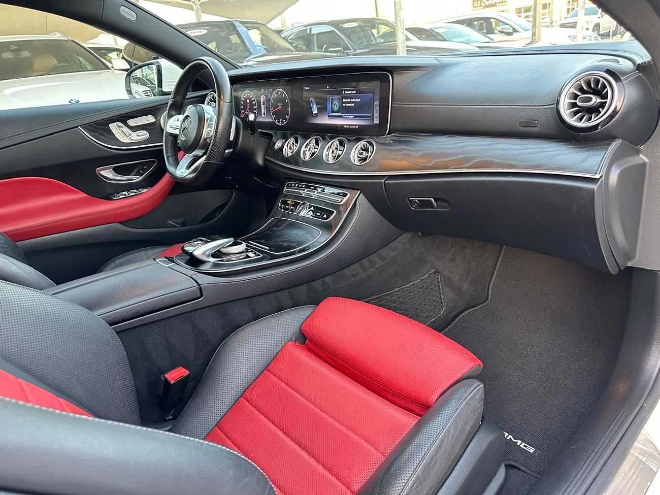 مرسيدس بنز E300 كوبي Mercedes E300_GCC_2019_Excellent Condition _Full option