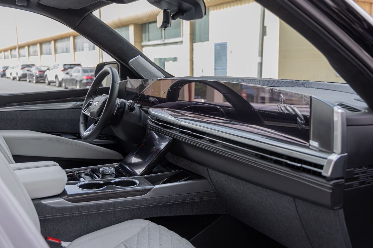 Cadillac Escalade Escalade-V 6.2L Cadillac Escalade V-Series - 2025 - GCC Specs