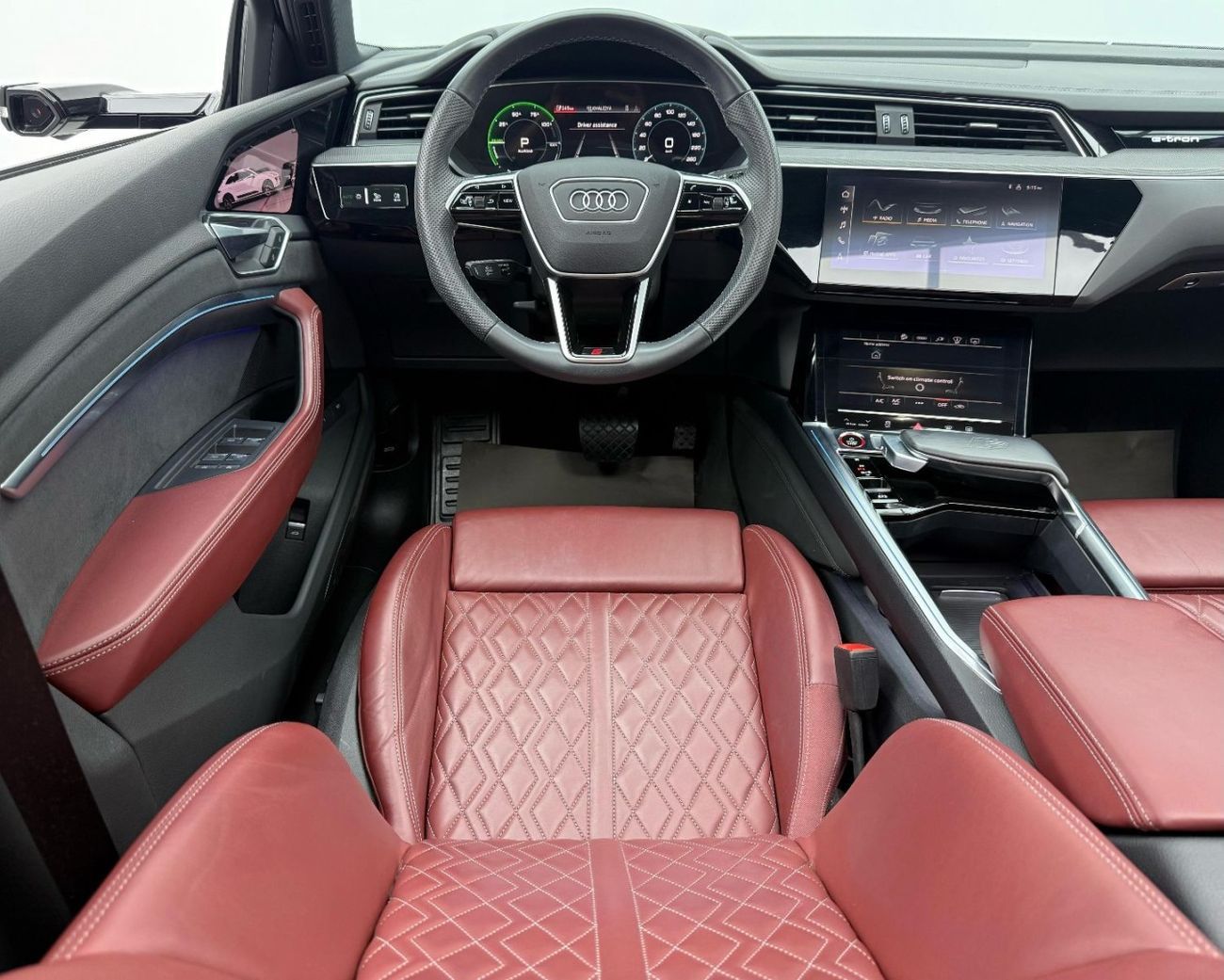 Audi etron S 95kWh (496 HP) 2023 Audi E-Tron S,ِ ِ2027Audi Warranty + Service Pack, Excellent Condition, GCC