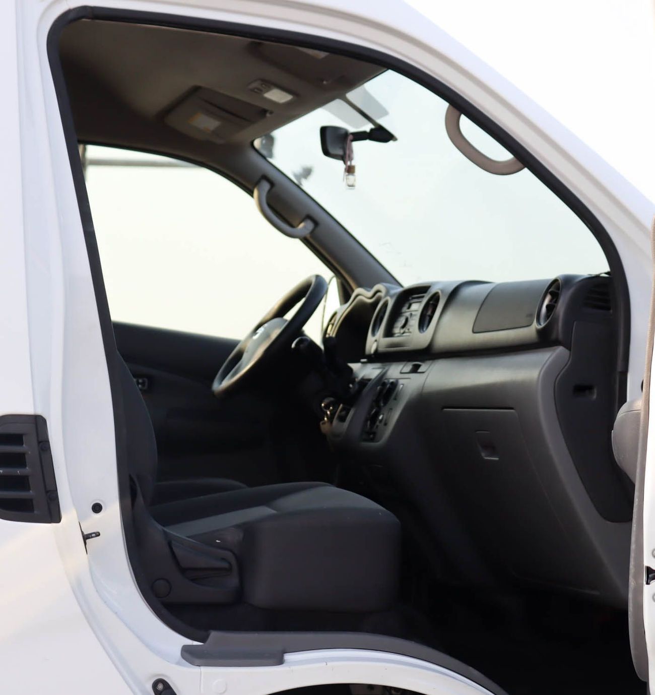 Nissan Urvan Std 2.5L (14 Seater) Nissan Urvan 2.5L 2020 GCC Original Paint accident-free, in excellent condition