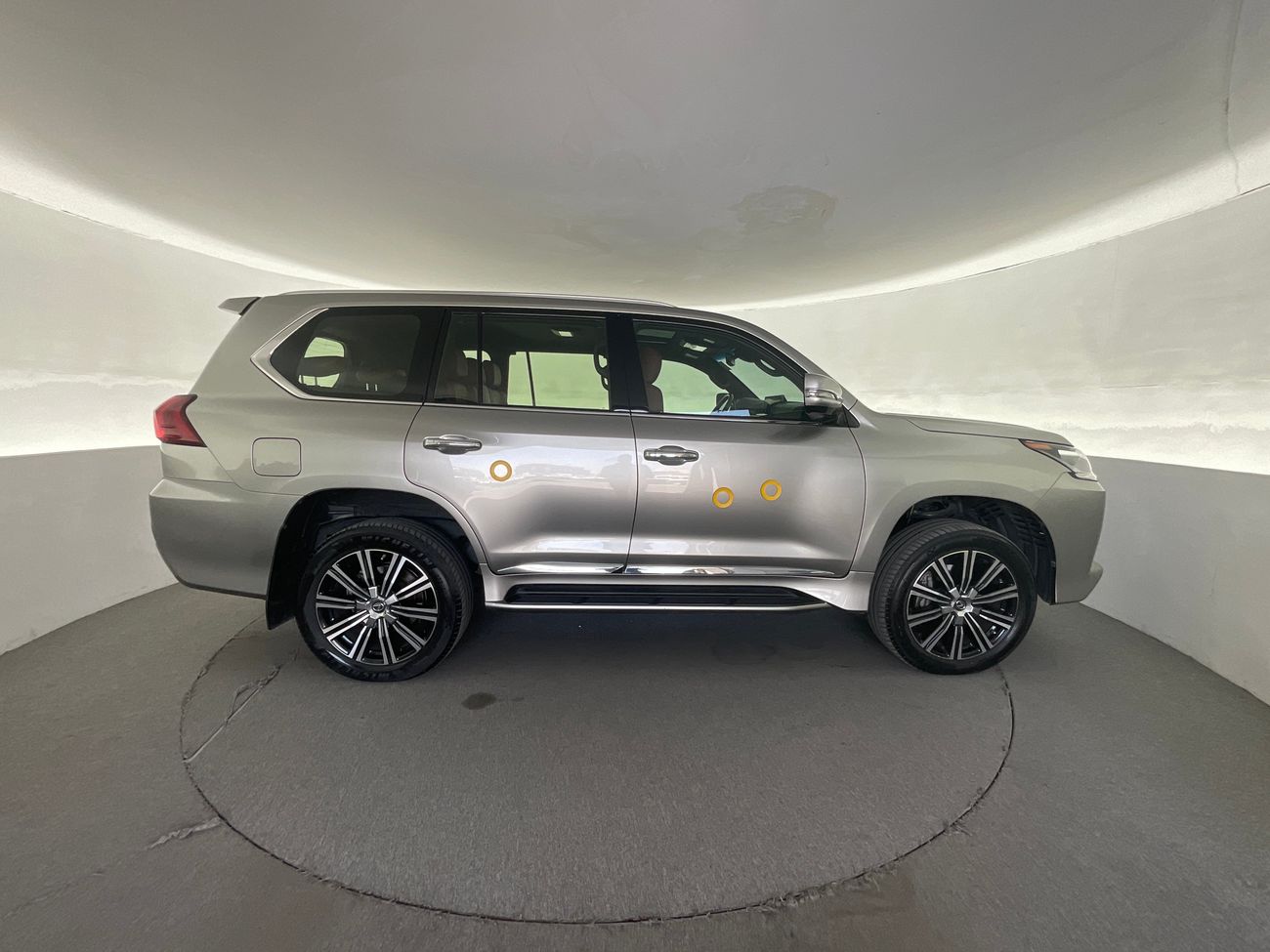 لكزس LX 570 Platinum | upto AED 20,000 Ramadan Discount | شامل الضمان | 0 ﺪﻔﻋﺓ ﺃﻮﻟﻯ