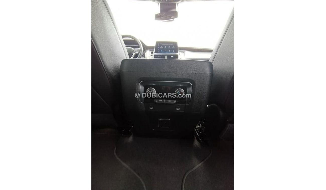 Chevrolet Suburban Chevrolet LT Suburban - 2023 - Green