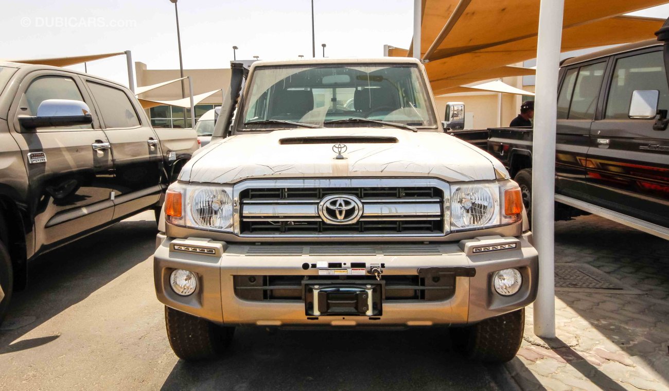 Toyota Land Cruiser Pick Up V8 DIESEL WITH WINCH & DIFF LOCK