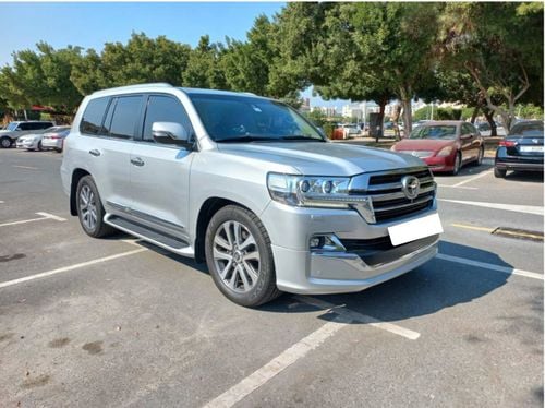 تويوتا لاند كروزر VXR+ 5.7L