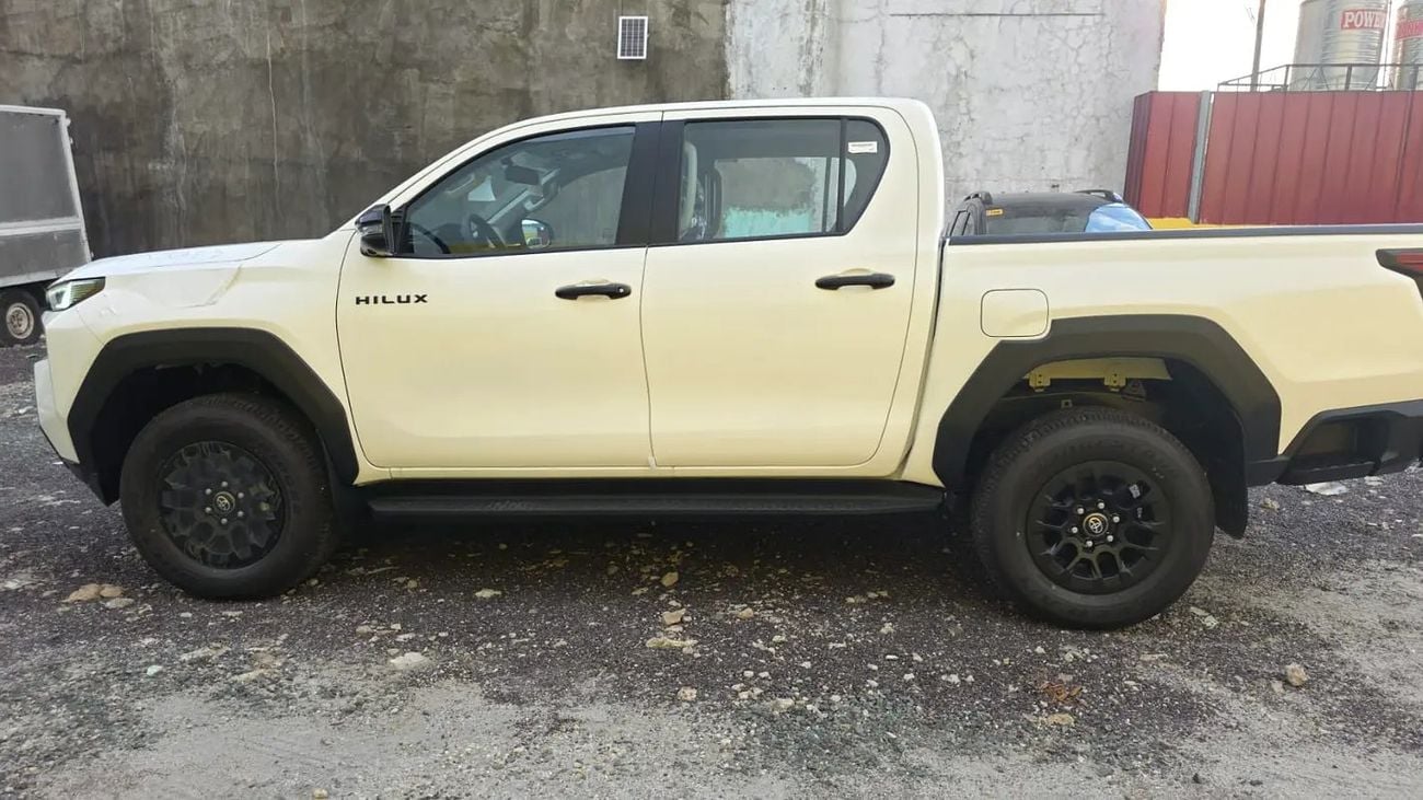 Toyota Hilux Hilux E 2.8L MT