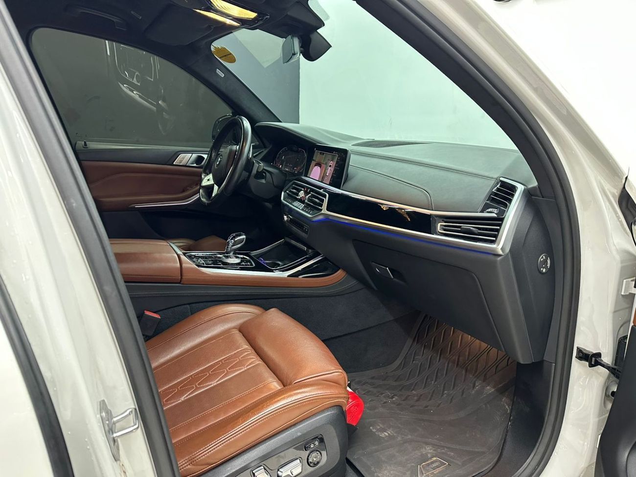 BMW X7 40i Pure Excellence 3.0L AED 3,427 / Monthly l 0% Down Payment l Masterclass Captain Seats l 1 Year