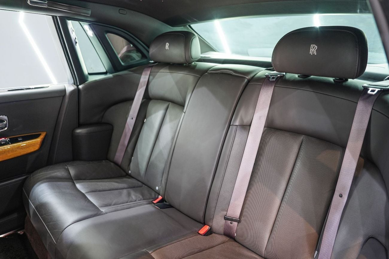 رولز رويس فانتوم Std 6.8L Rear-Seat Entertainment, Starlight Headliner, Dealer Extended Warranty!!