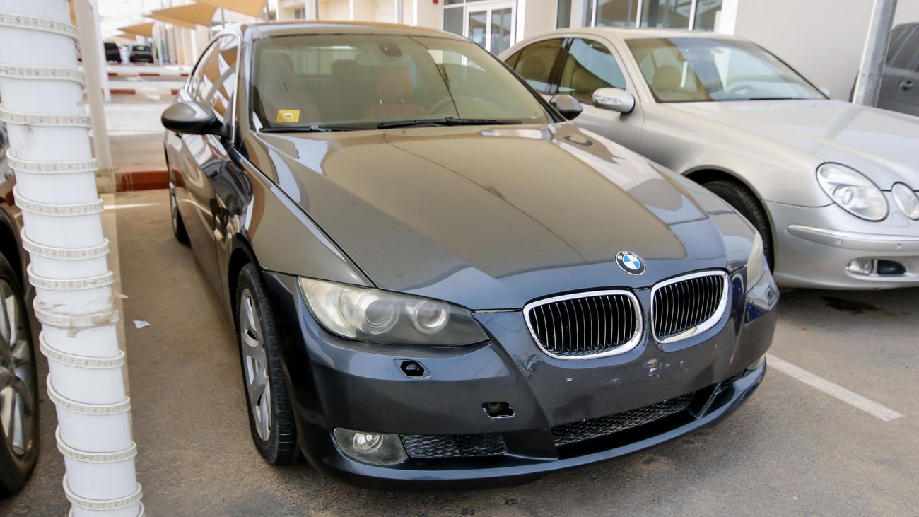 بي أم دبليو 325 i