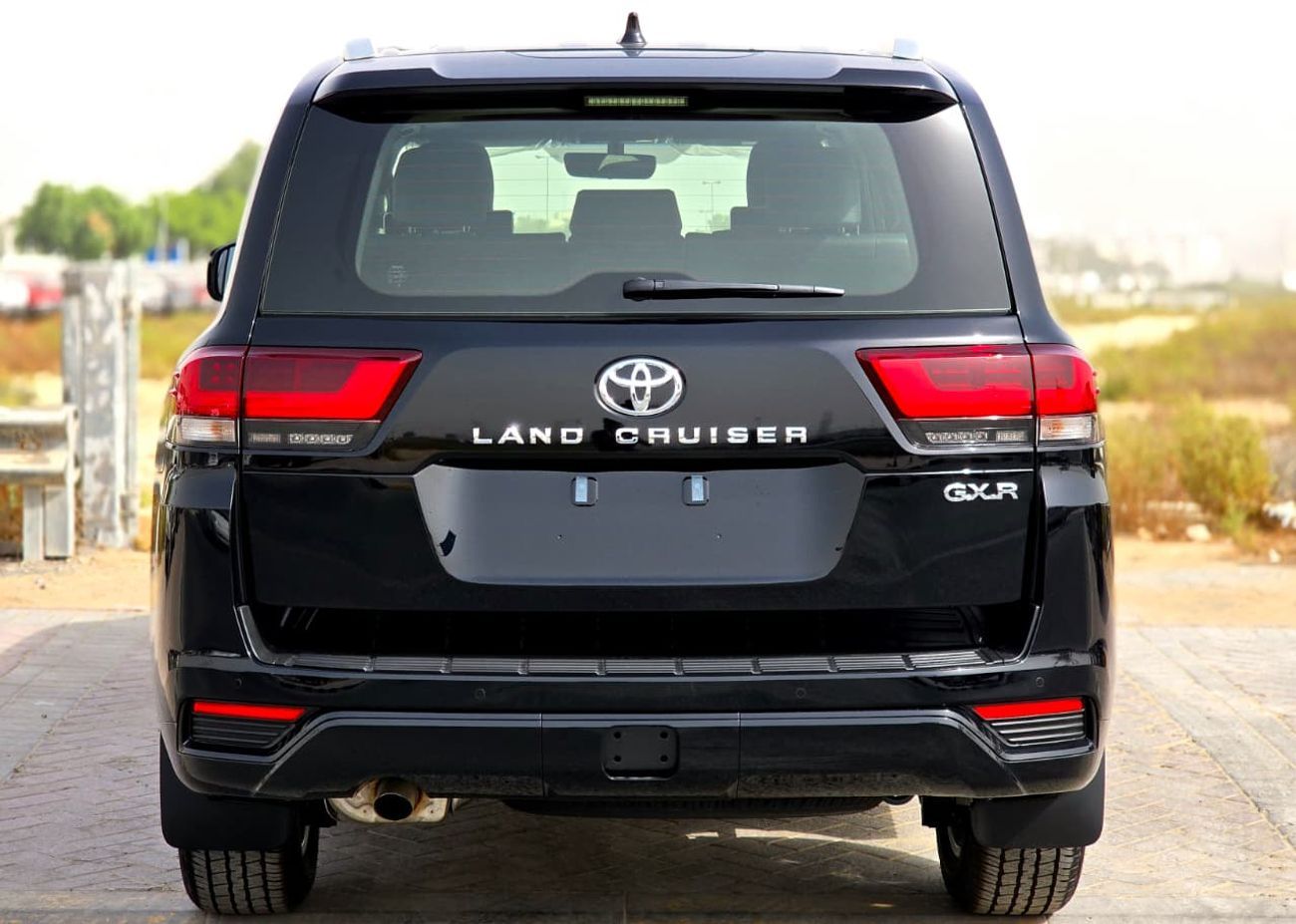 Toyota Land Cruiser LC300 GXR 4.0 - HIGH OPTIONS - WITHOUT RADAR - 2025 MODEL - BLACK INSIDE BLACK - GCC SPECS