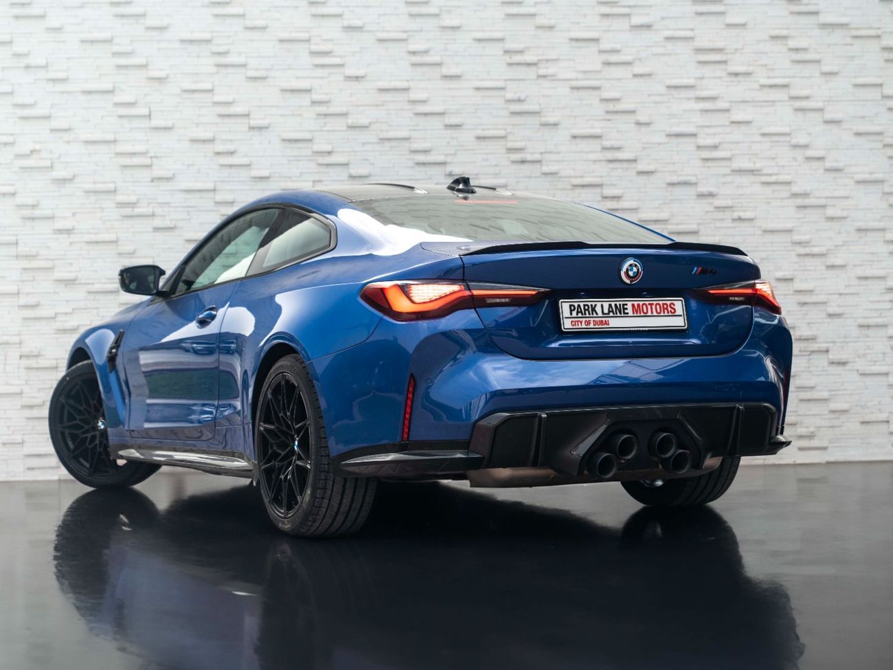 بي أم دبليو M4 COUPE