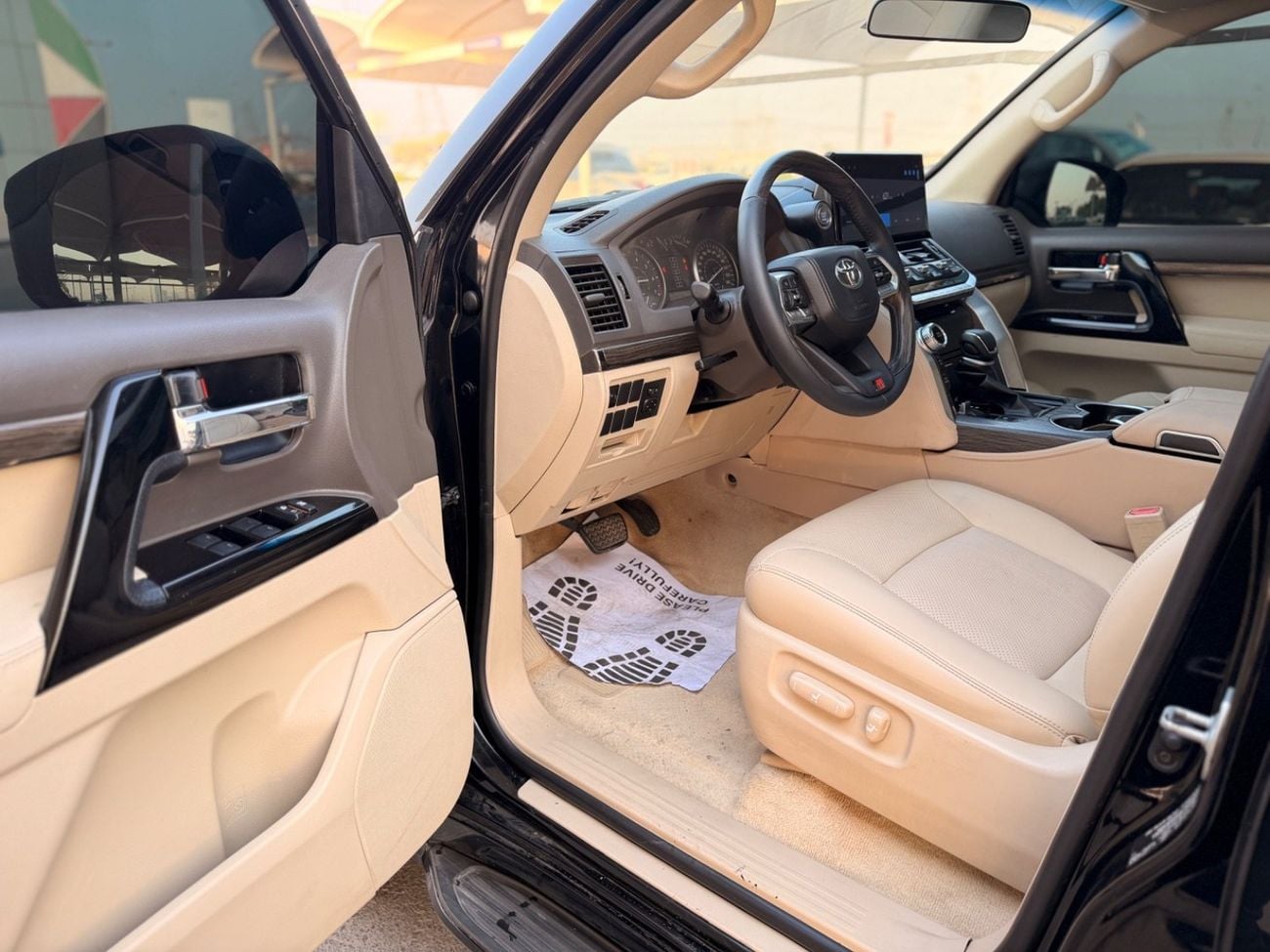 Toyota Land Cruiser VXR Toyota Landcruiser VXR 2018 Upgrade 2024 V6 Full option Petrol