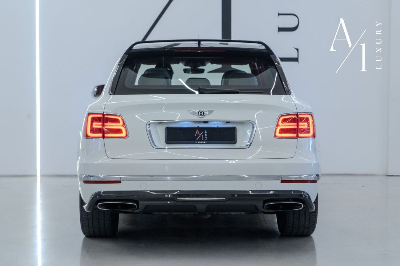 Bentley Bentayga W12 2018 Bentley Bentayga W12, Warranty, Full Service History, Two Tone Interior, GCC