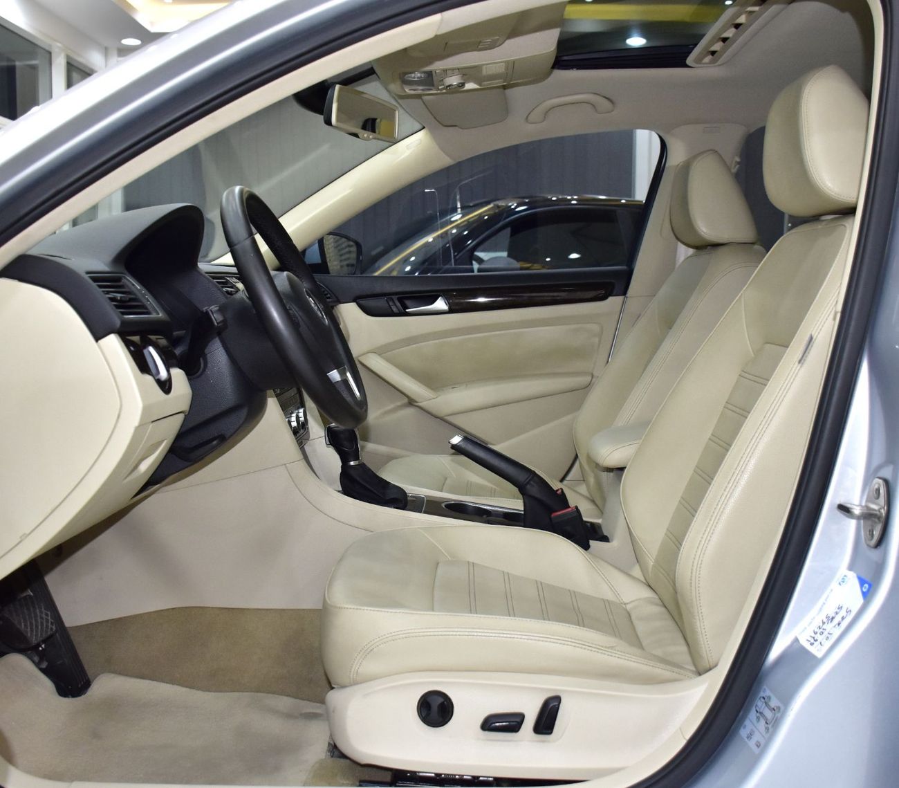 فولكس واجن باسات EXCELLENT DEAL for our Volkswagen Passat ( 2016 Model ) in Silver Color GCC Specs