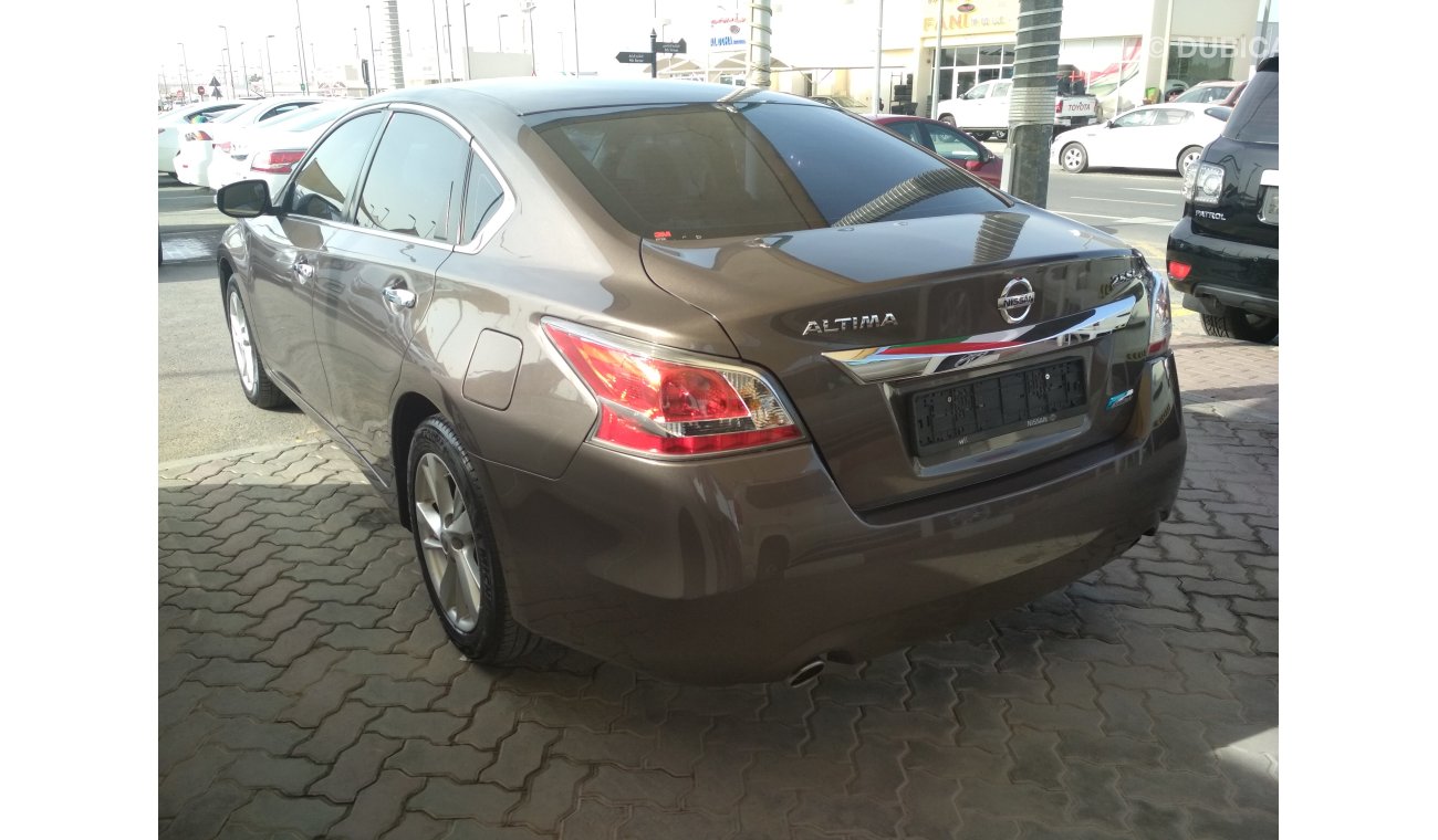 Nissan Altima 2016 BROWN GCC NO PAIN NO ACCIDENT PERFECT