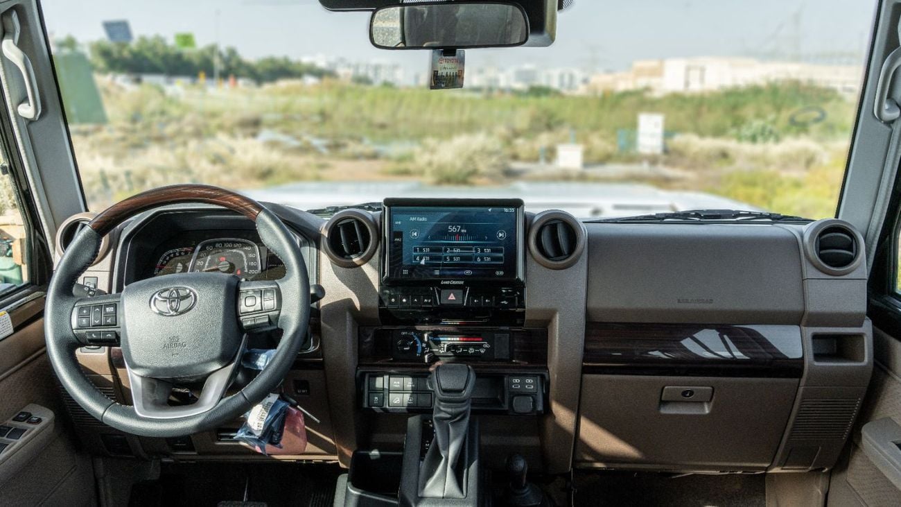 تويوتا لاند كروزر 70 2026 Toyota Land Cruiser LC76 4.0L AT Petrol (Grey-Brown) With Radar