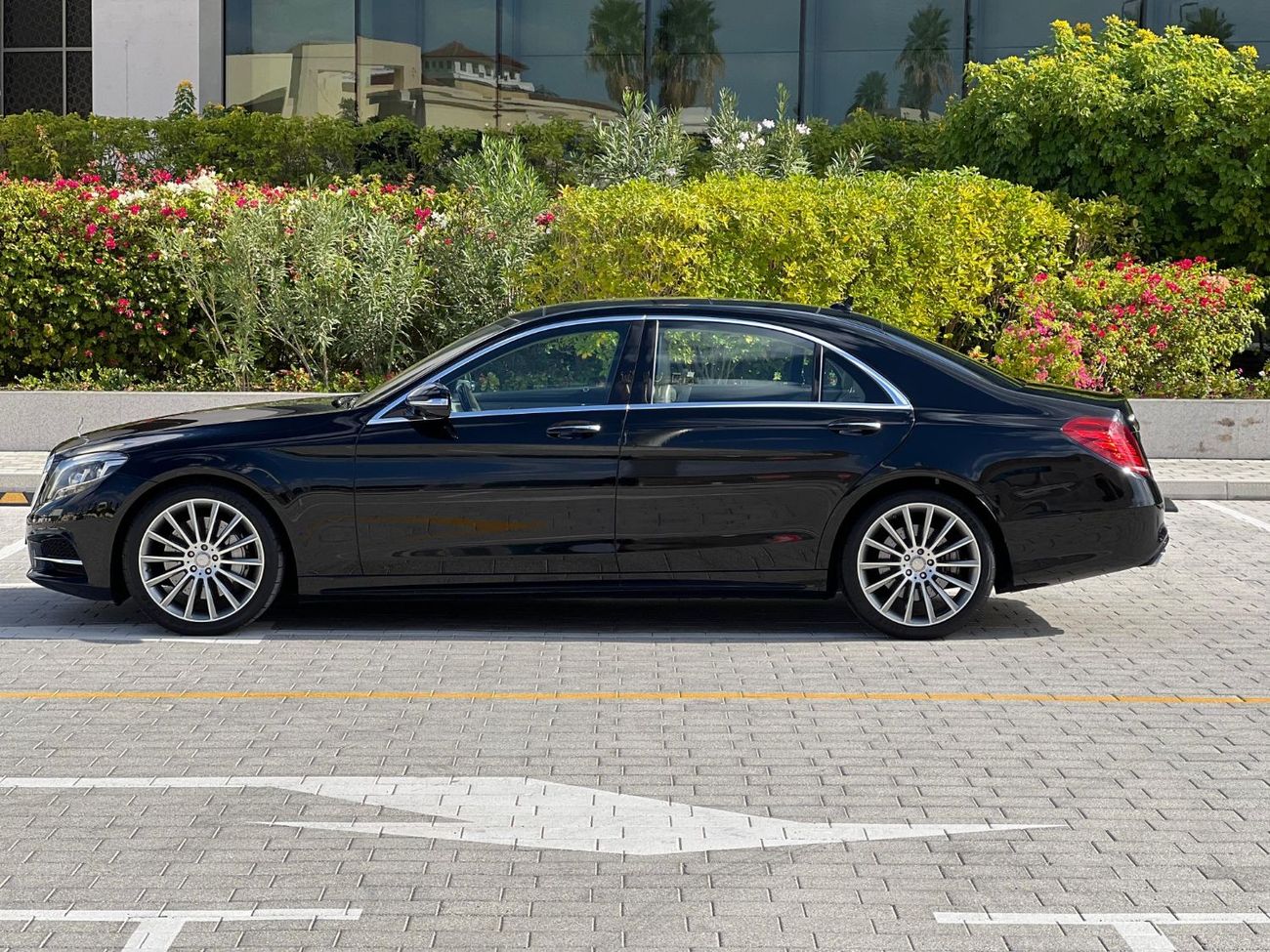 Mercedes-Benz S 400 Mercedes  S400L AMG Full option Panoramic  360 Camera Head Up-Display  GCC 2015