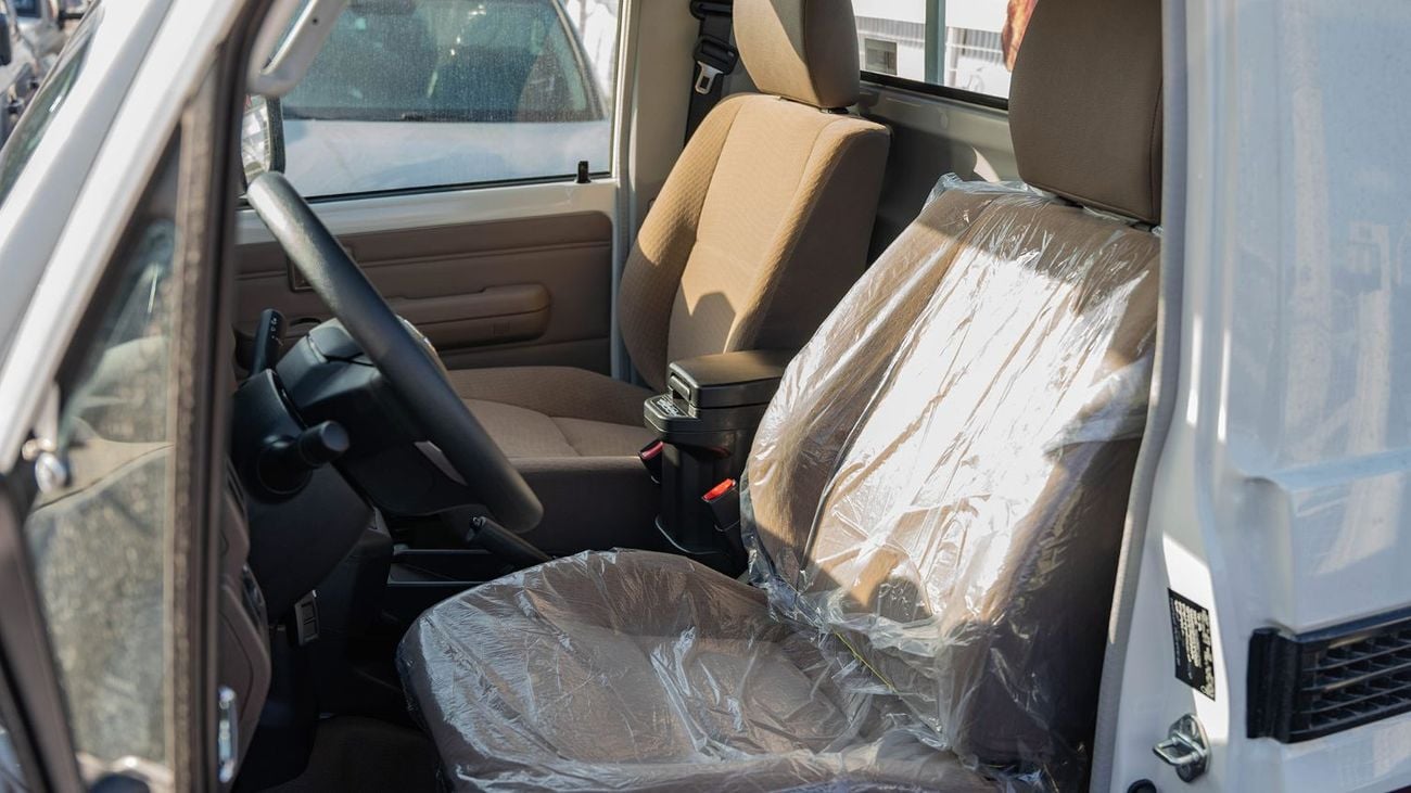 Toyota Land Cruiser Pick Up 2025 Toyota Land Cruiser LC 79 4.0L SC AT Petrol Basic w/ Fridge (White)