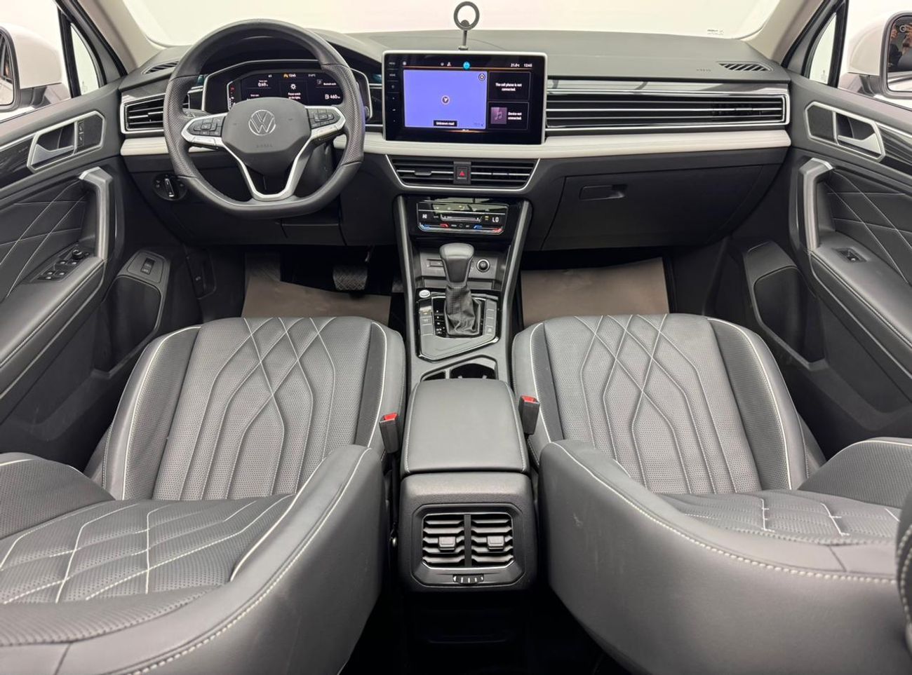 Volkswagen Tiguan 2023 Volkswagen Tiguan L 300 TSI, 1 Year Warranty, Excellent Condition