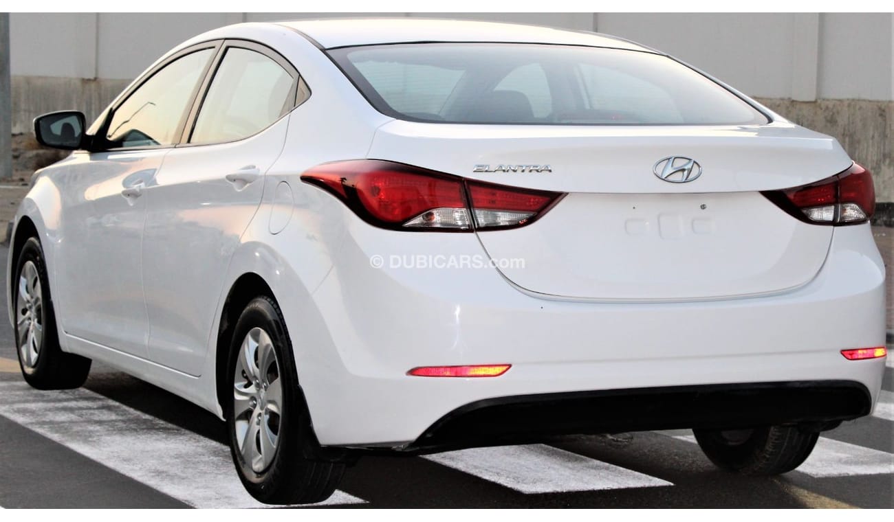 Hyundai Elantra Hyundai Elantra 2015 GCC 1.6 in excellent condition without accidents, very clean from inside and ou