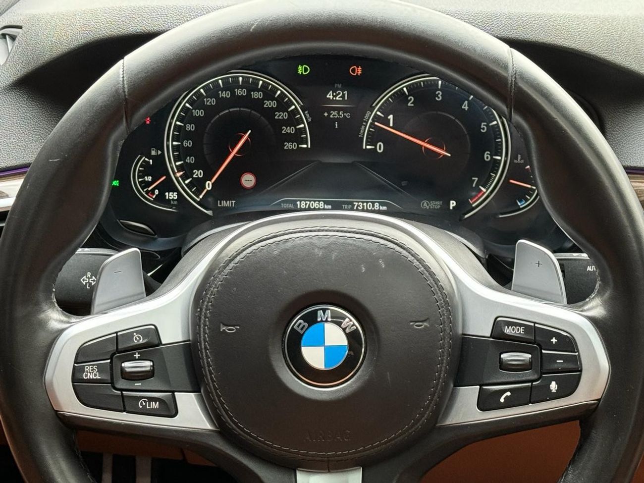 بي أم دبليو 520i GREAT OFFER BMW 520i M KIT 2018 GCC FULL OPTIONS