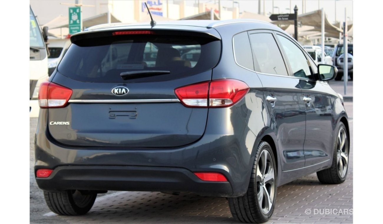 Kia Carens Kia Carens 2015 2000 CC GCC panorama in excellent condition without accidents very clean from inside