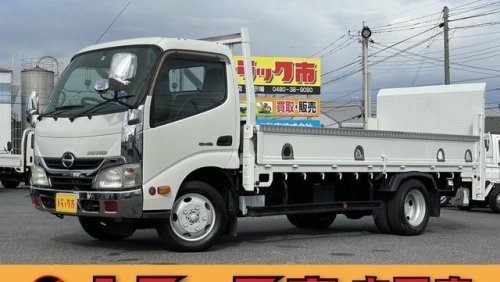 Hino Dutro XZU655M