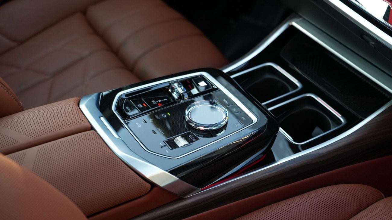 بي أم دبليو 735i 735i V6 Black 2026MY Export Only
