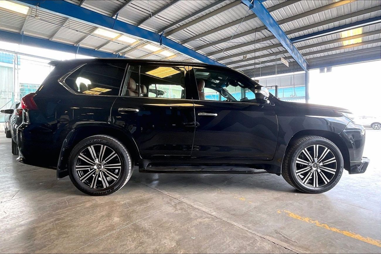 Lexus LX 570 Platinum | Guaranteed Warranty | 0 Down Payment