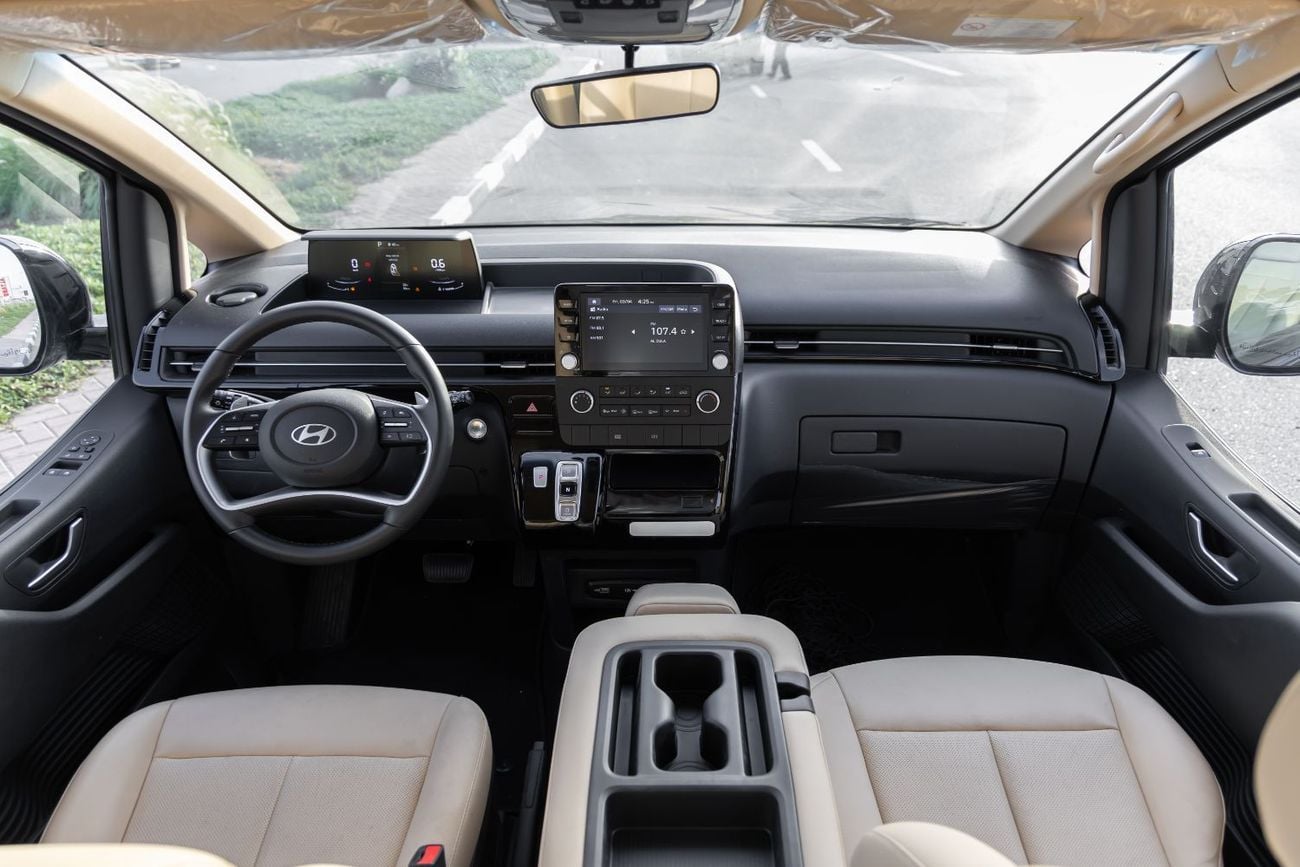 Hyundai Staria Hyundai Staria Comfort | GCC Specs | Automatic | Family Van | 2024 (Export)