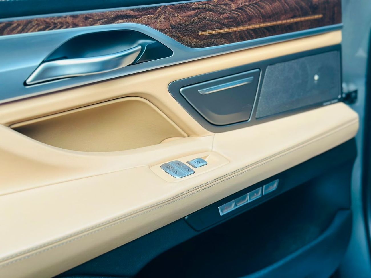 بي أم دبليو 740Li PURE EXCELLENCE