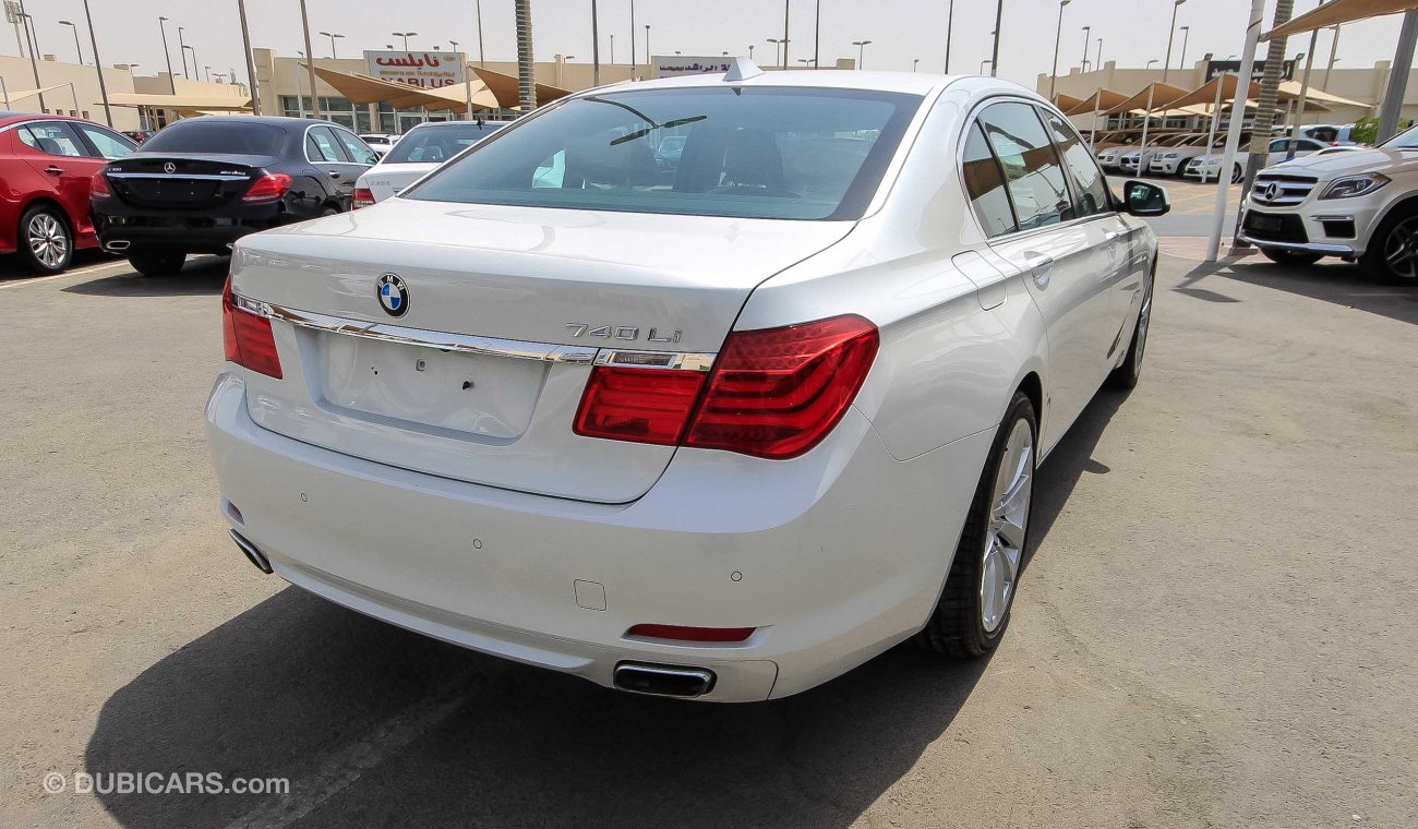 بي أم دبليو 740 Li