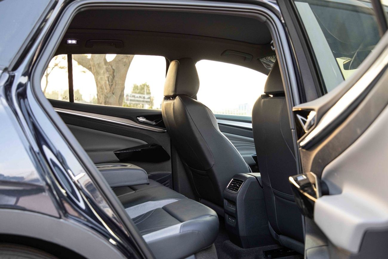 Volkswagen ID.4 2022 VW ID4 Pro 20" FP W/O HUD +360CAM - Blue inside Black