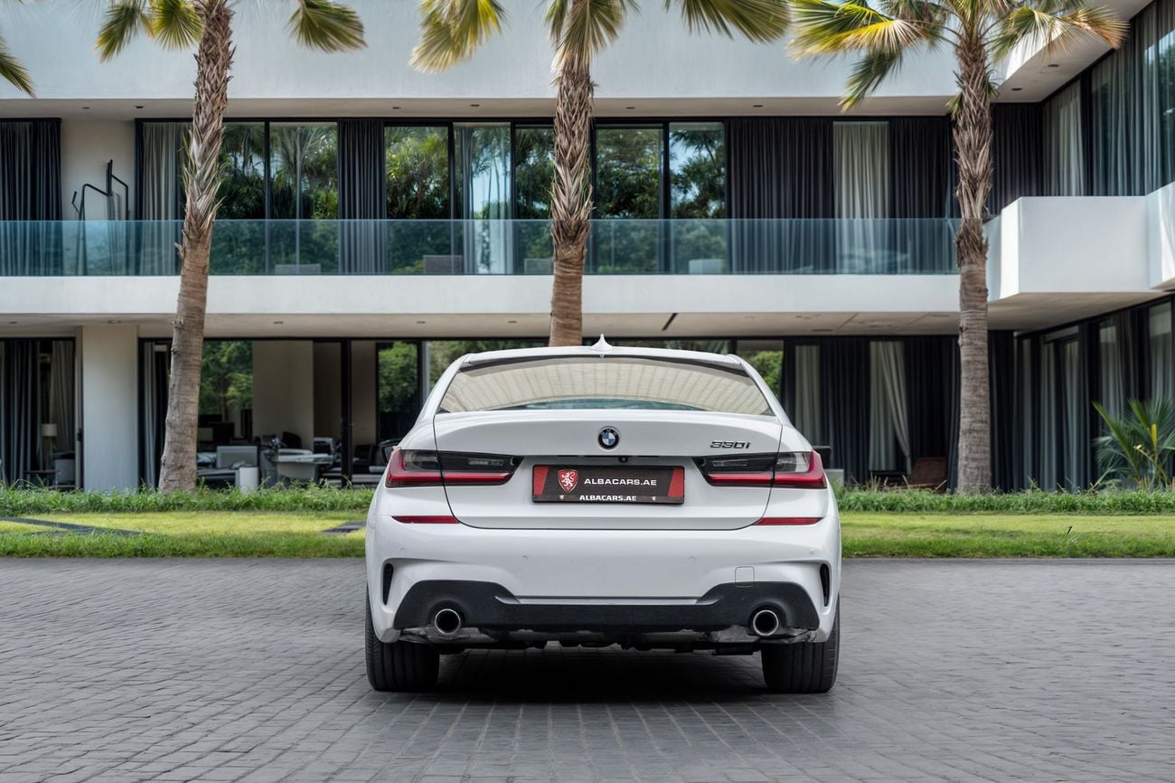 بي أم دبليو 330i 330i M-Sport | 2,546 P.M | 0% Downpayment | BMW Service History | Low Kms!