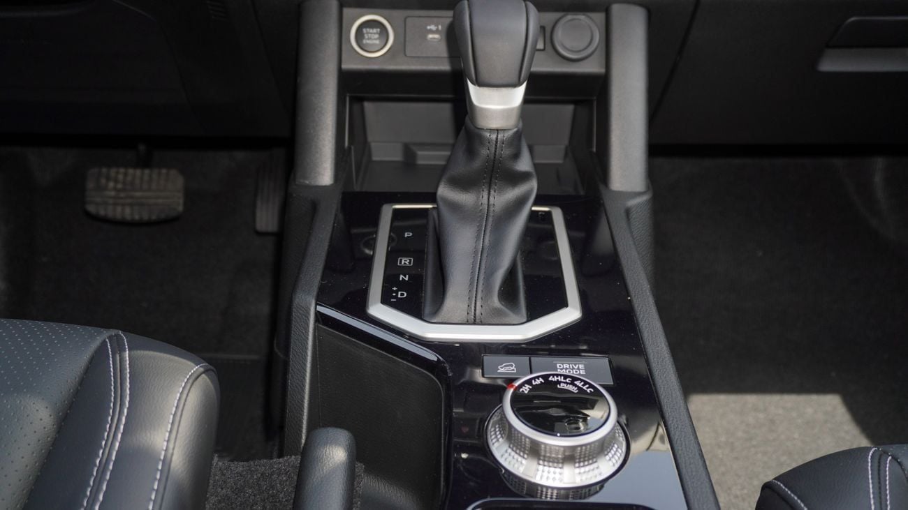 Mitsubishi L200 Brand New Mitsubishi Sportero 2.4L 2025 Diesel 4WD |White/Black |L200-SPORTERO25-A |FOR EXPORT