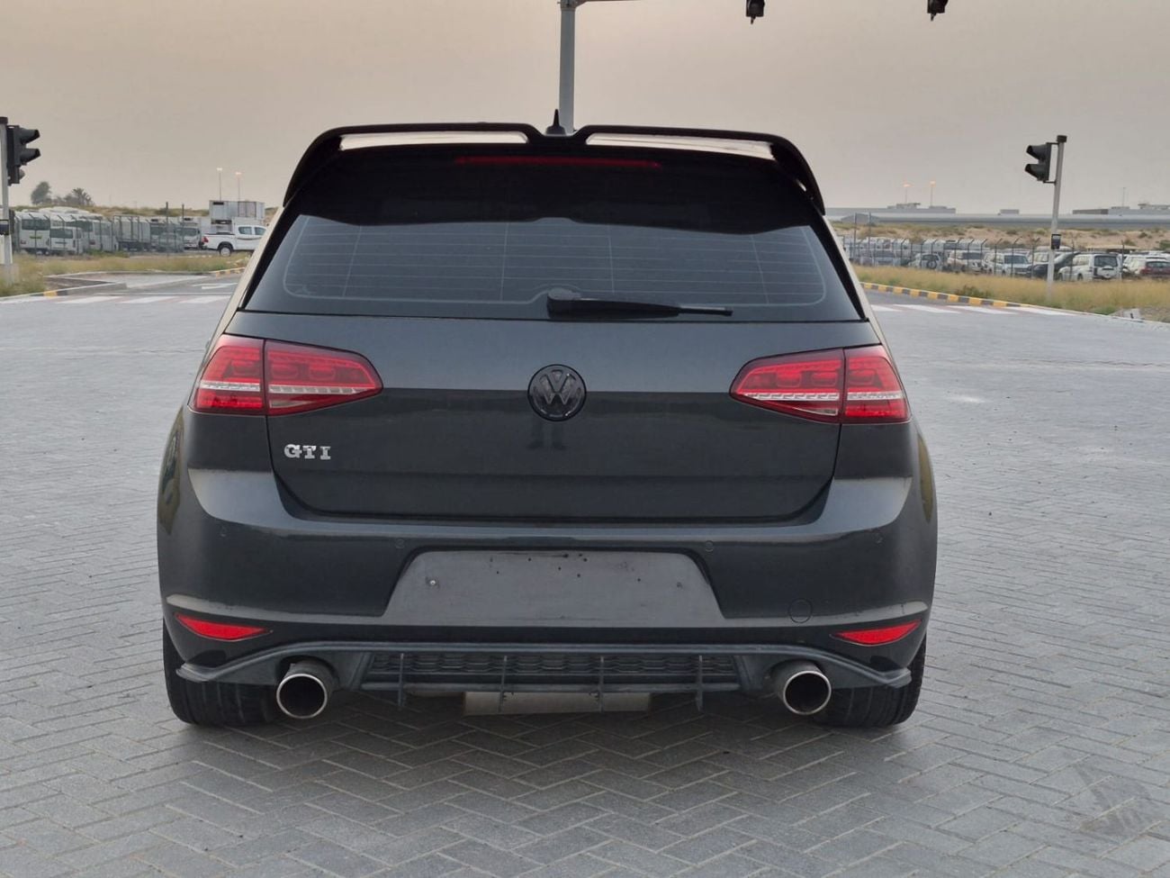 فولكس واجن جولف GTI 2.0L