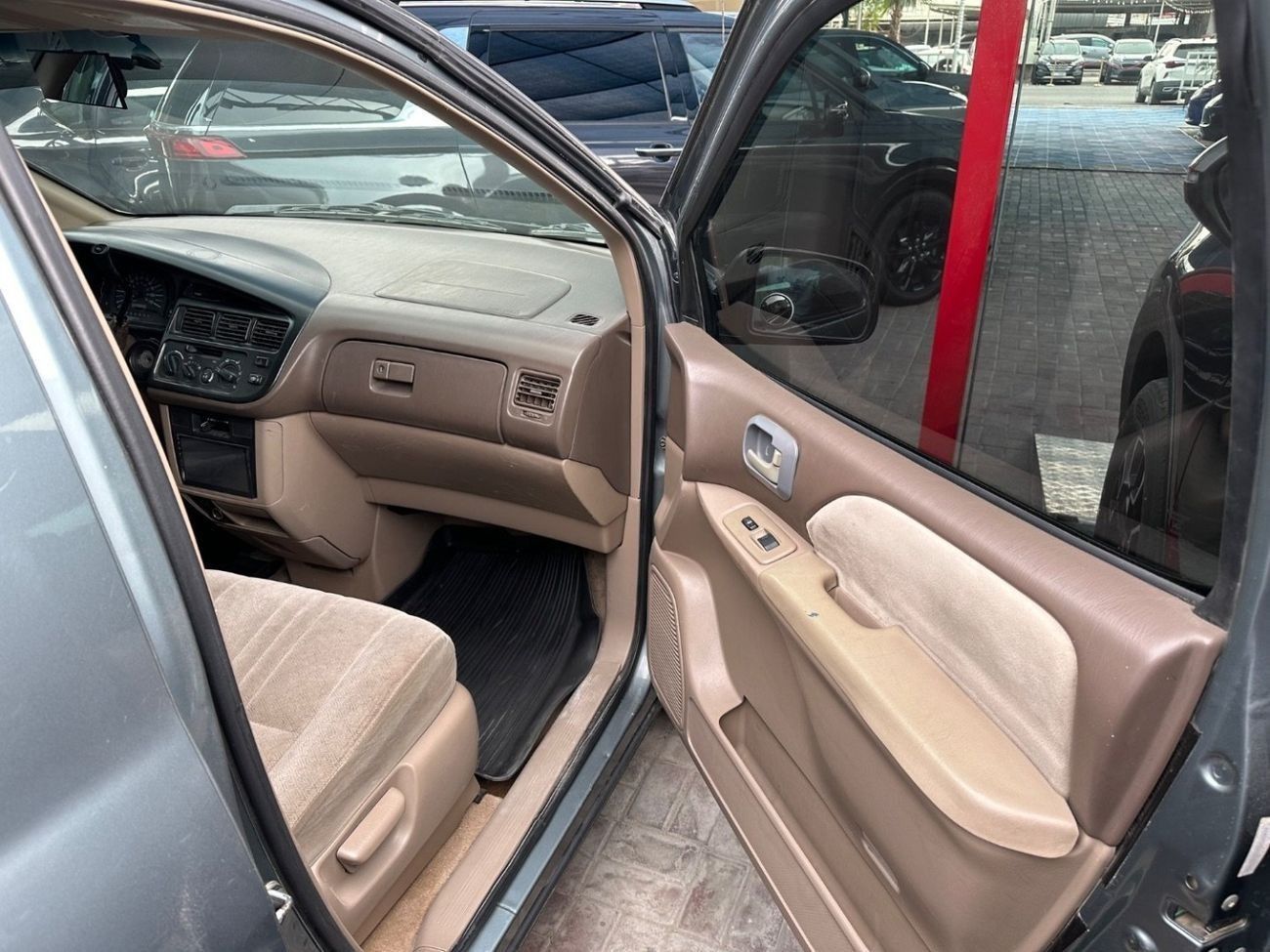 Toyota Sienna 1999 3.0L 7seat