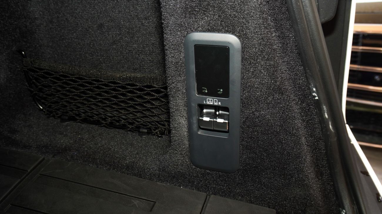 لاند روفر رينج روفر سبورت DYNAMIC SE P400