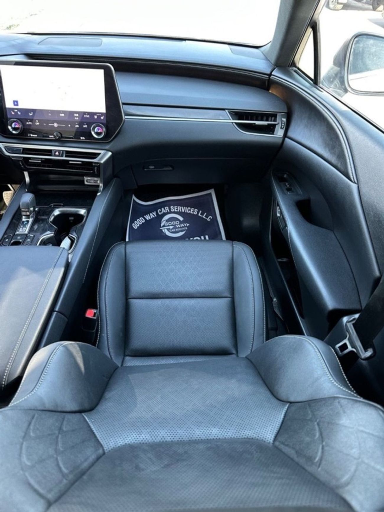 Lexus RX350h Hybrid Plus 2.5L Hybrid Plus made in Japan 360 camera, head up display,sunroof Full Option