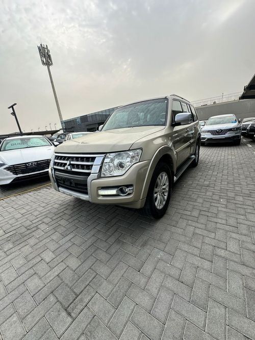 Mitsubishi Pajero GLS Perfect inside and out