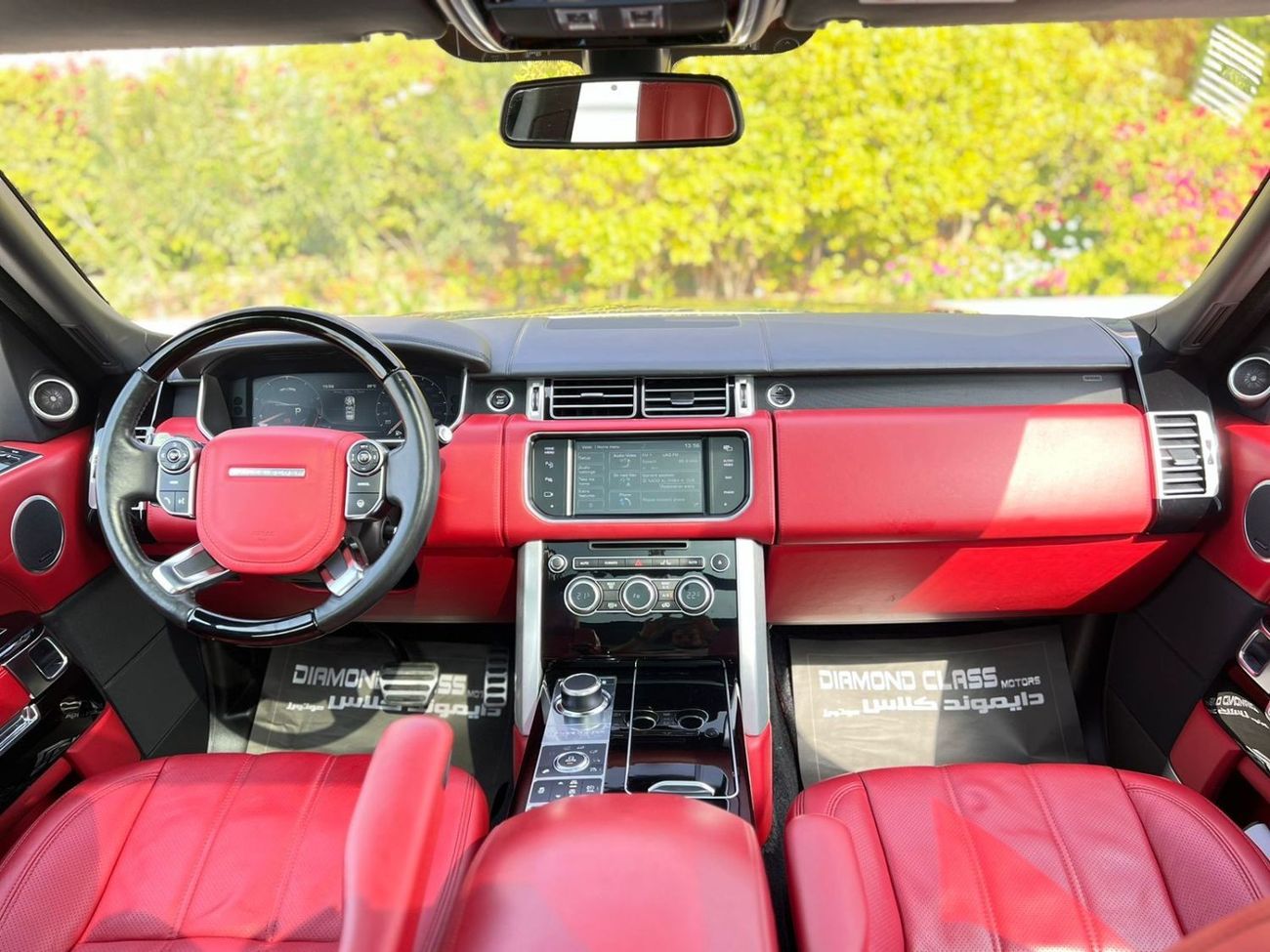 Land Rover Range Rover Range Rover Vogue Autobiography 5.0 L V8 Panoramic  Full option  GCC 2014 96,000 km  Full Service Hi