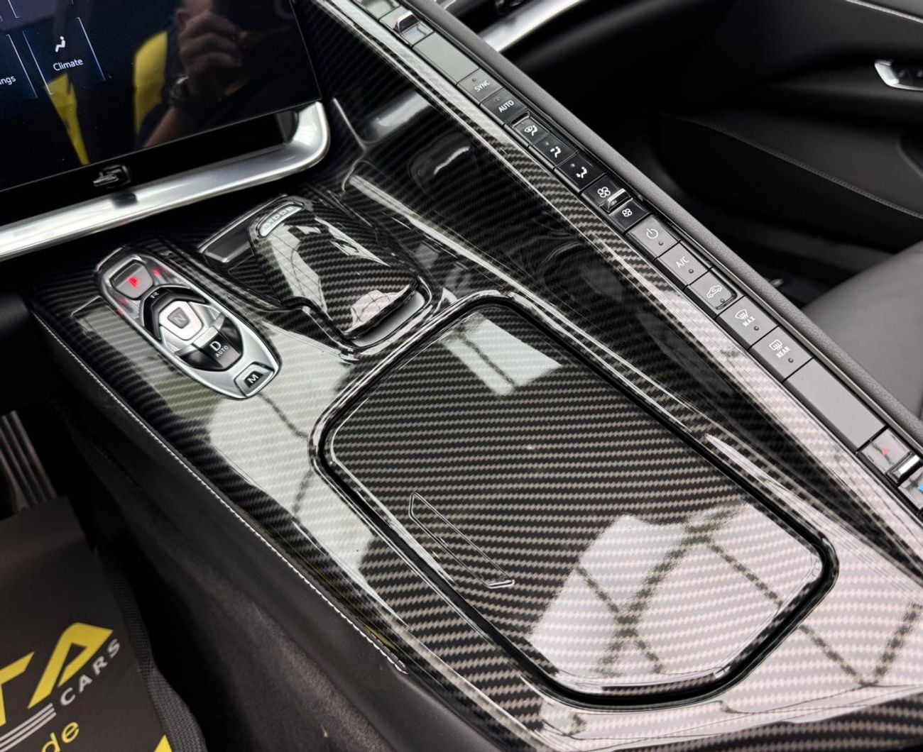 Chevrolet Corvette 2024 Chevrolet Corvette C8 Stingray 1LT, 2027 Chevrolet Warranty, Carbon Fiber Interior, Low Km, GCC