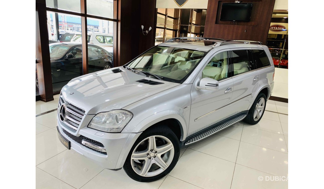 Mercedes-Benz GL 500 original paint free accident GCC 2012