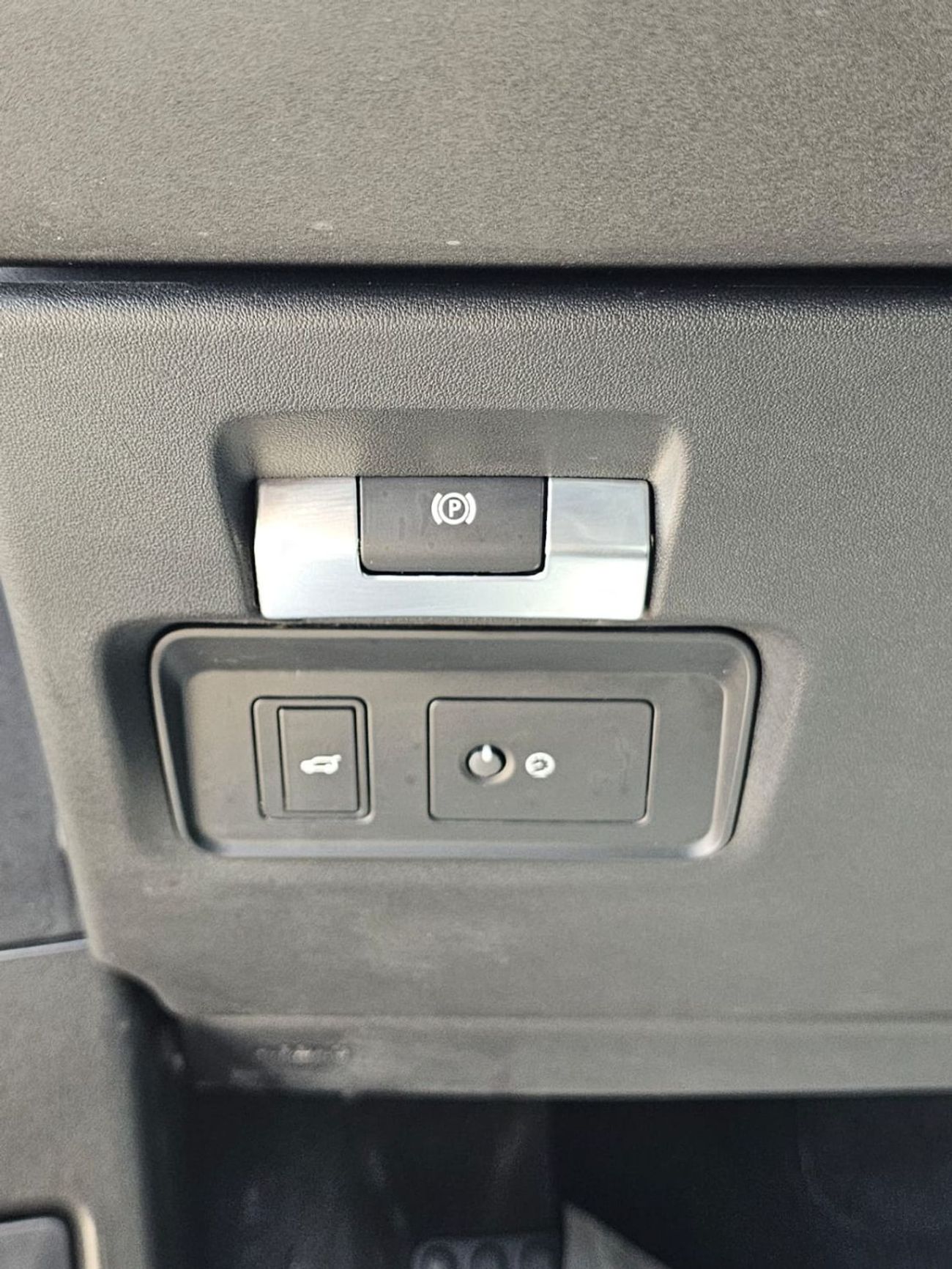 لاند روفر رانج روفر إيفوك R-ديناميك SE P250