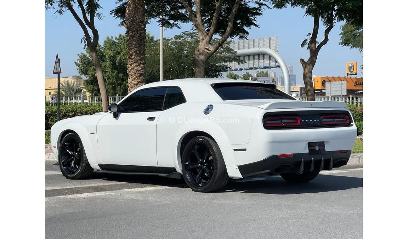 Dodge Challenger R/T DODGE CHALLENGER RT 2018 IN PERFECT CONDITION